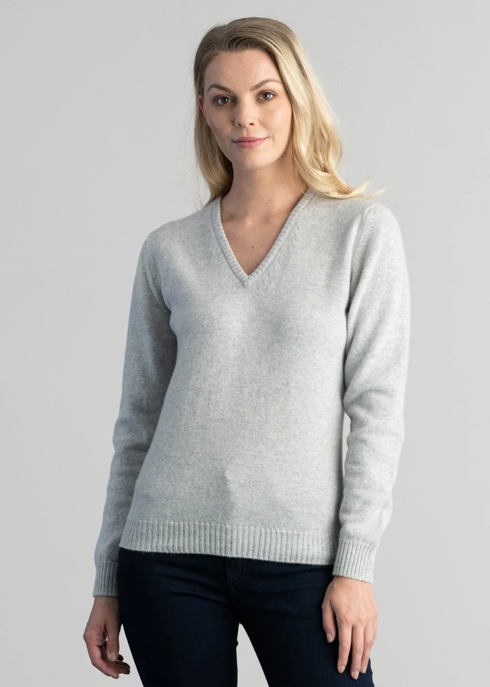 Lindsey Lambswool V-Neck – Image 7
