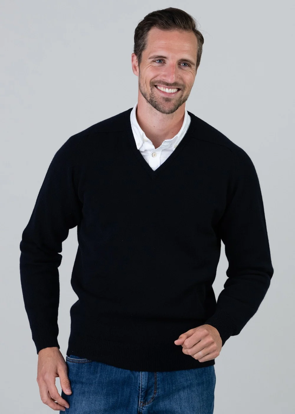 Leven 2 Ply Lambswool V-Neck – Image 4