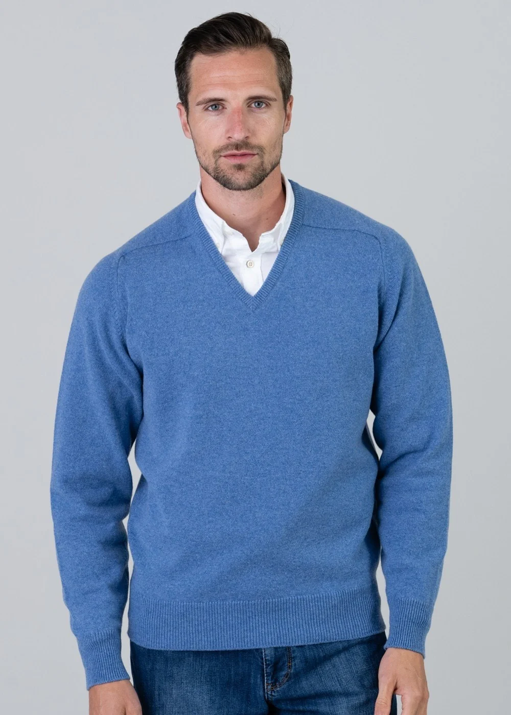 Leven 2 Ply Lambswool V-Neck – Image 3