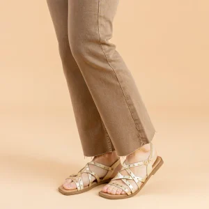 SANDALE PLATE EN CUIR CLOUTÉ DORÉ VICTORIA