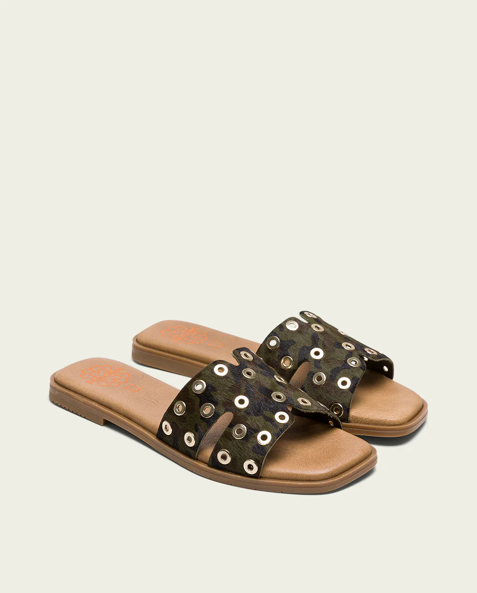 SANDALE PLATE EN CUIR MILITAIRE CLOUTÉS VILMA – Image 3