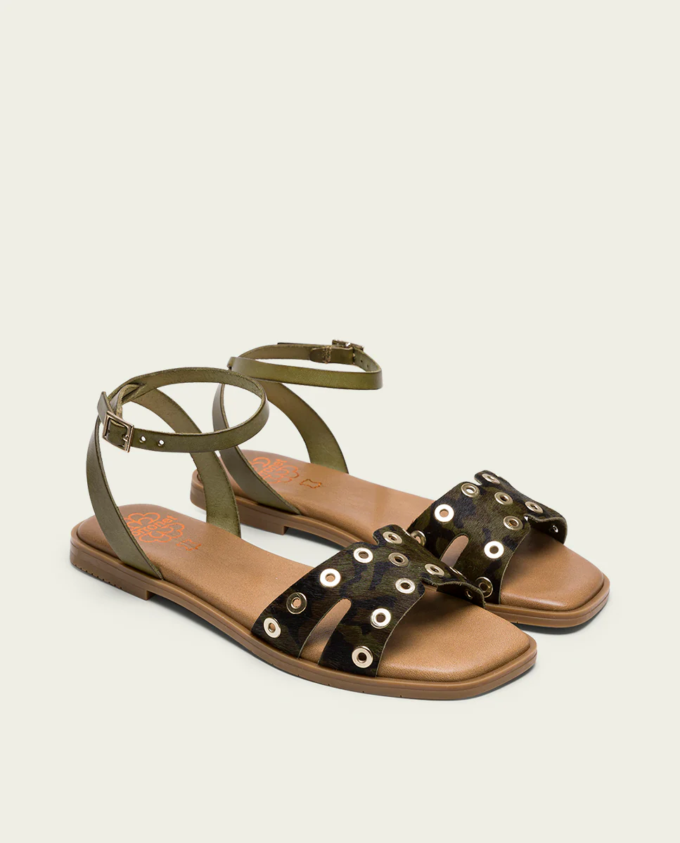 SANDALE PLATE EN CUIR MILITAIRE CLOUTÉS VALERIA – Image 4