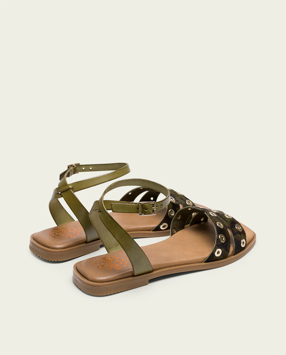 SANDALE PLATE EN CUIR MILITAIRE CLOUTÉS VALERIA – Image 5