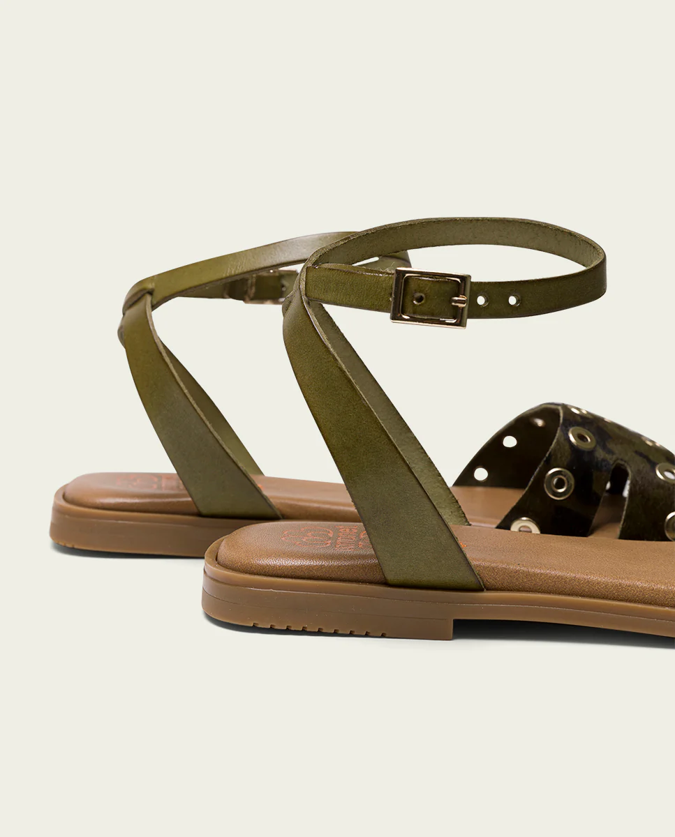 SANDALE PLATE EN CUIR MILITAIRE CLOUTÉS VALERIA – Image 7