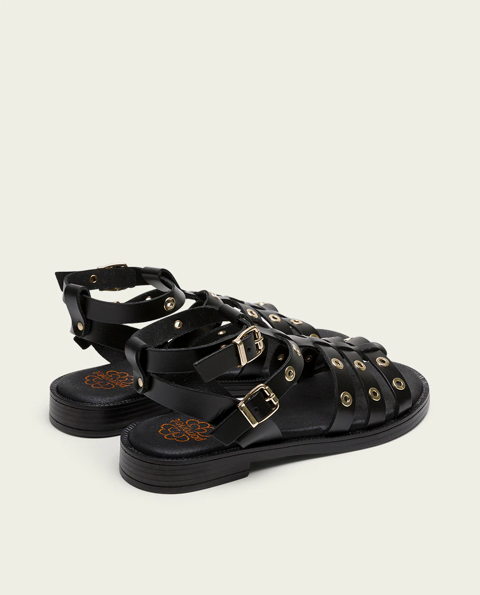 SANDALE ROMAINE PLATE EN CUIR CLOUTÉS NOIR MIA – Image 4