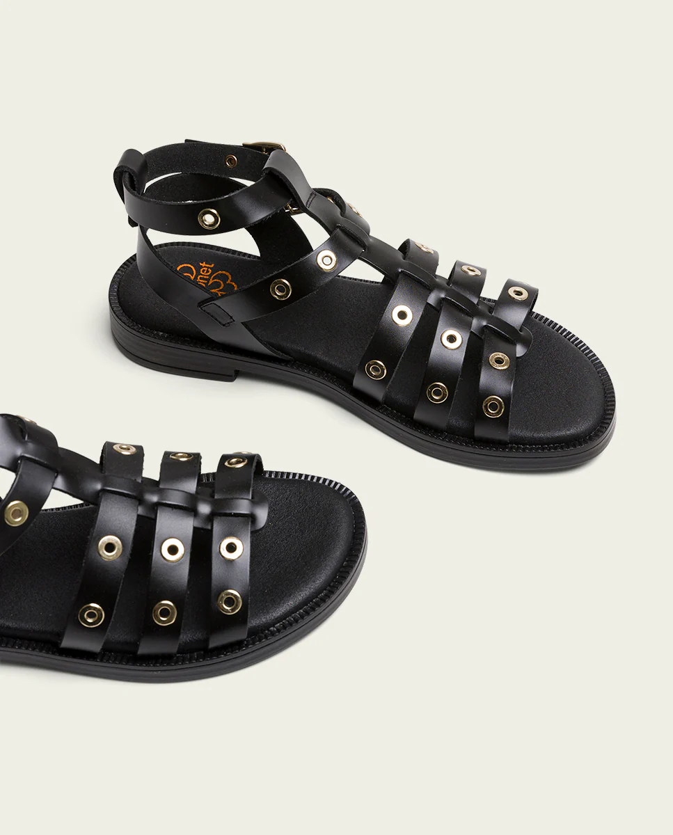SANDALE ROMAINE PLATE EN CUIR CLOUTÉS NOIR MIA – Image 5