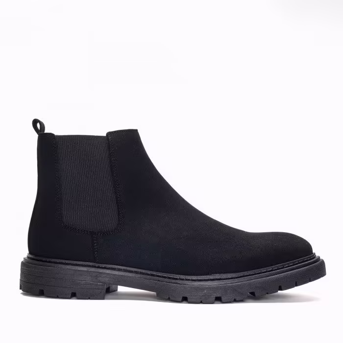 Botte Chelsea vegan homme en daim Faber Black de Nae : L’Alliance Parfaite de Style et Confort