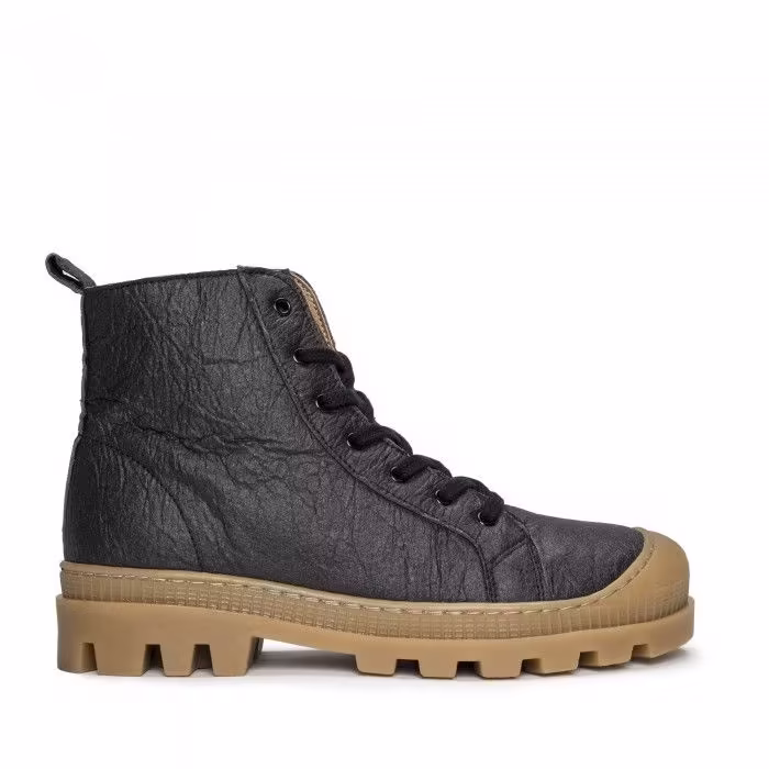 Noah Pinatex Black : Les bottes a lacets Unisexes pour un Style Conscient et Confortable
